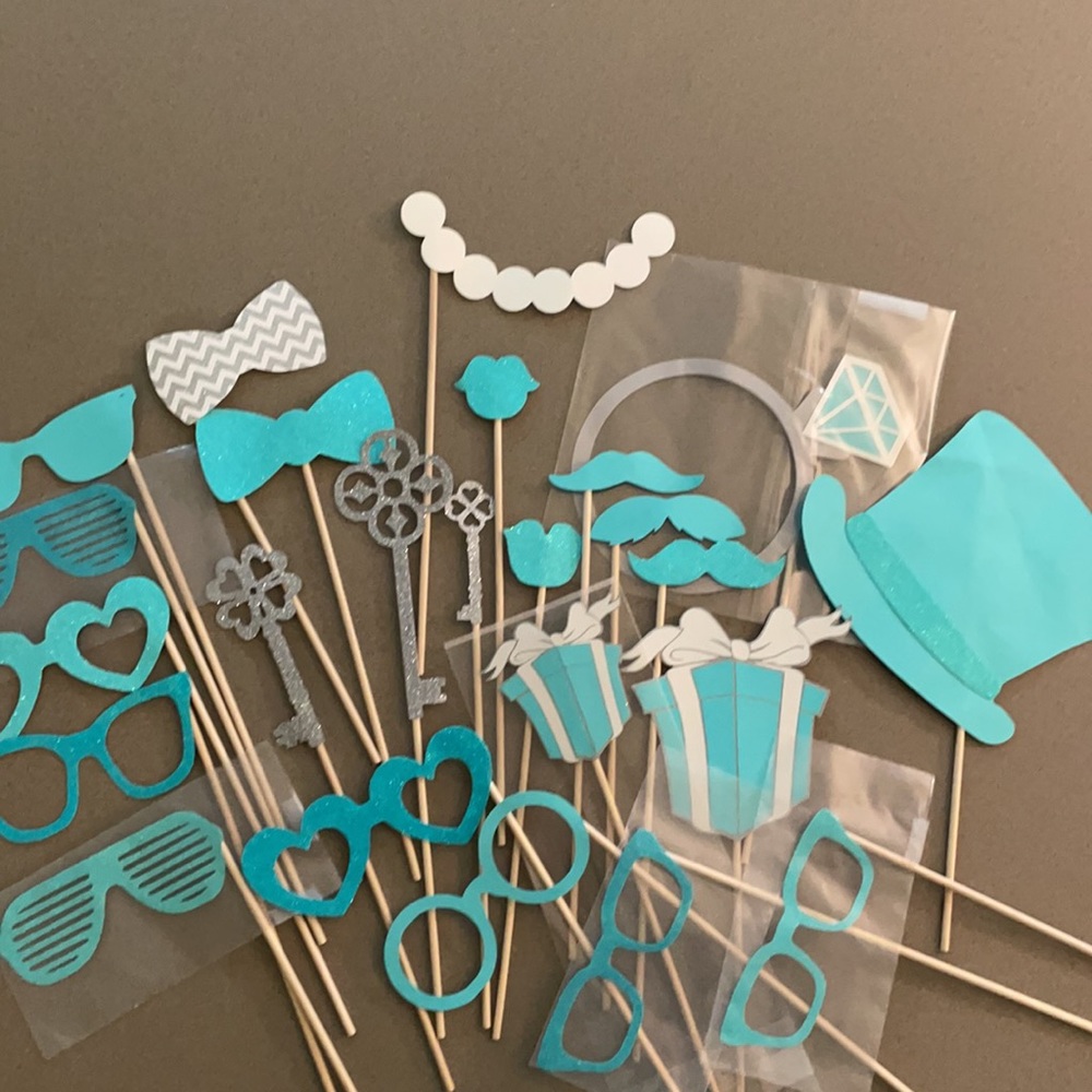 Photo Booth Props - Picture 13 of 13